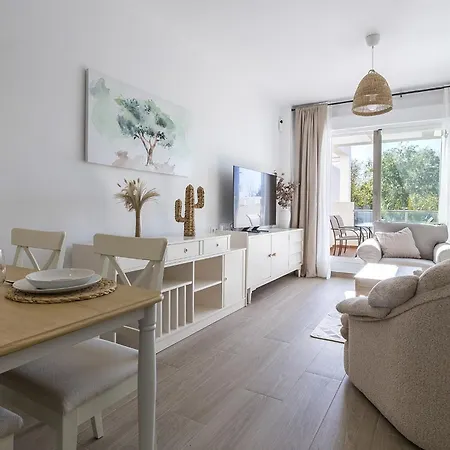 Chic & Bright Costa Ballena Getaway Apartment *