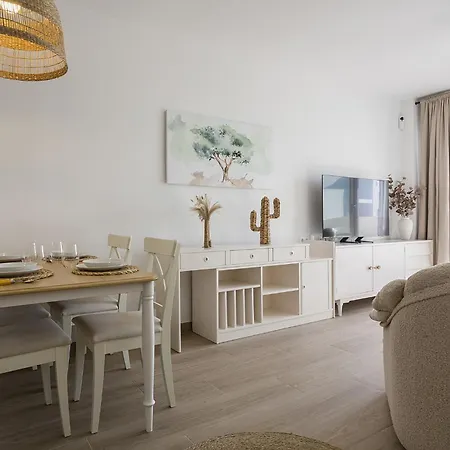 Chic & Bright Costa Ballena Getaway Apartment *